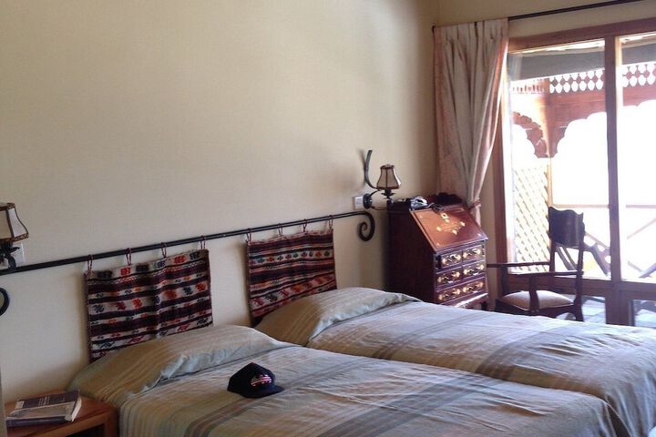 Room 25 of 28