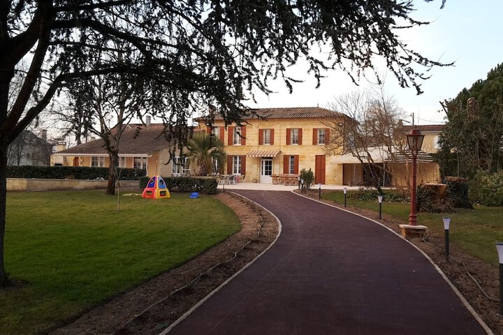 Hotel Exterior 55 of 59