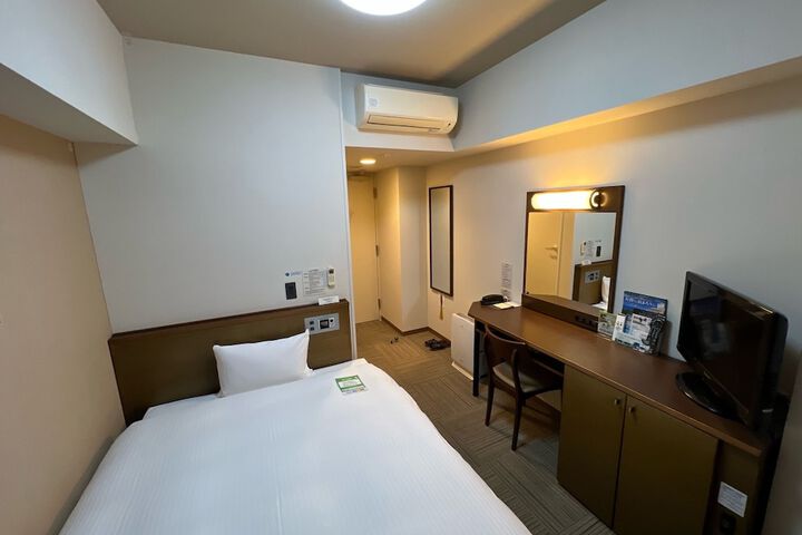 Room 12 of 35