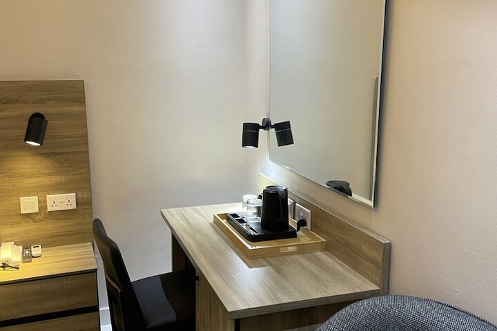 Room 16 of 46