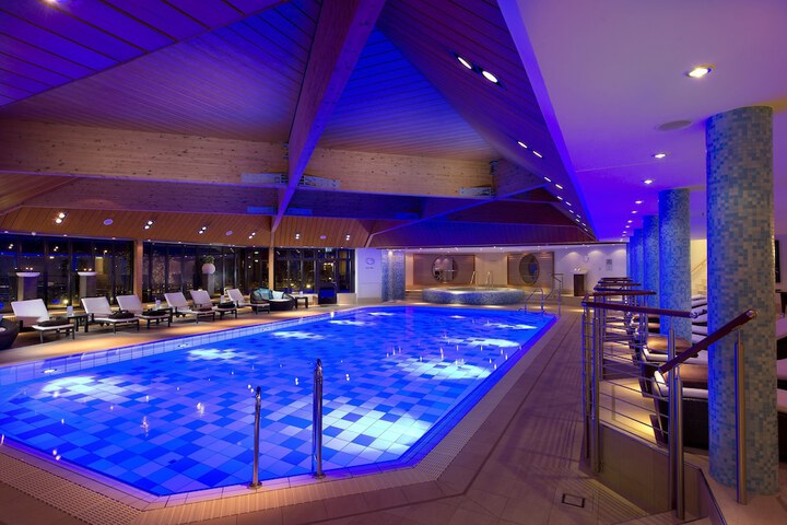 Pool 355 of 457