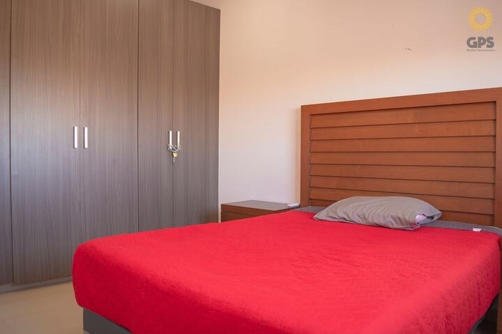 Room 12 of 99