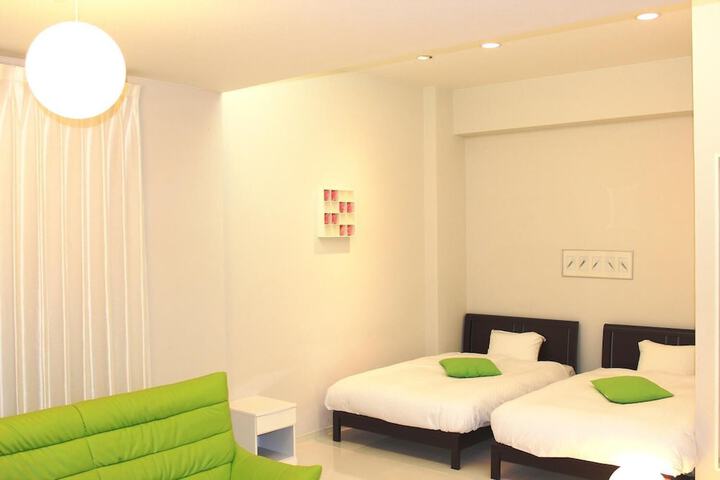 Room 9 of 27