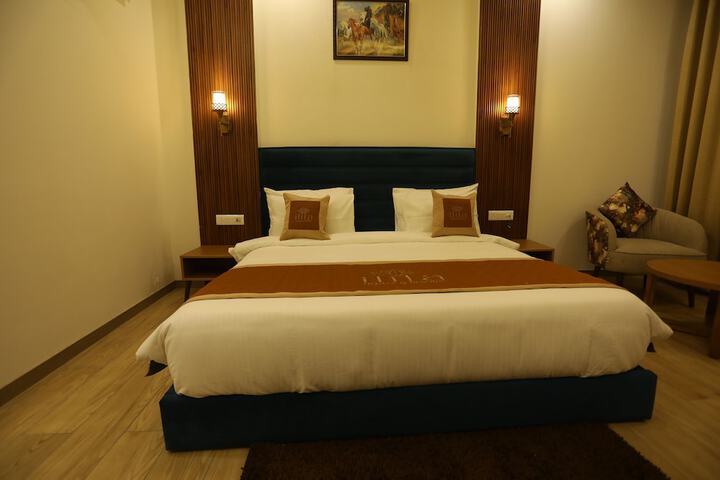 Room 8 of 117