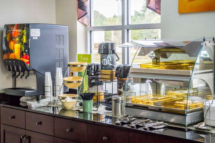 Breakfast/Coffee Service 28 of 34