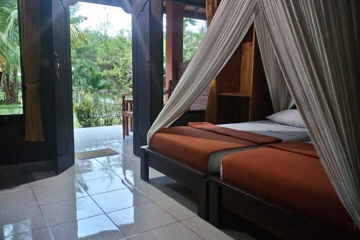 Room 16 of 121