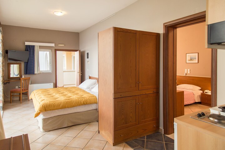 Room 14 of 64