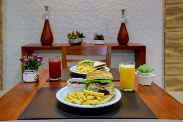Dining 50 of 58