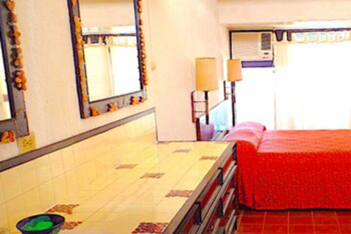 Room 2 of 35