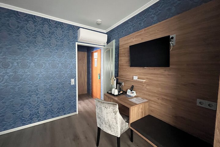 Room 19 of 40