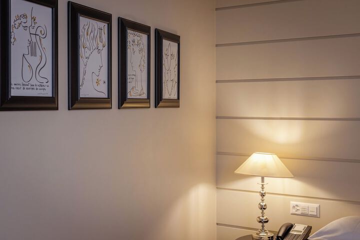 Room 28 of 307