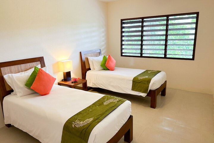 Room 4 of 109