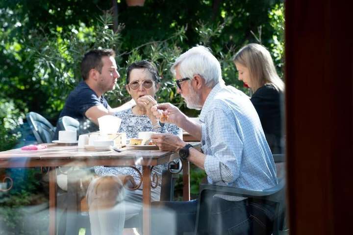 Dining 47 of 78