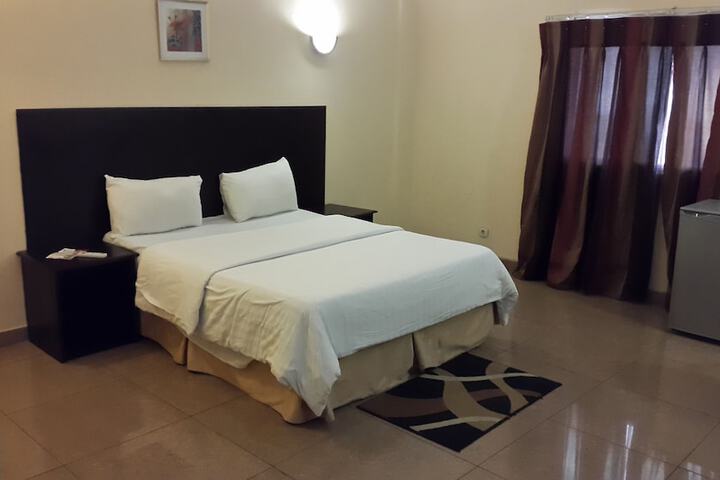 Room 5 of 38
