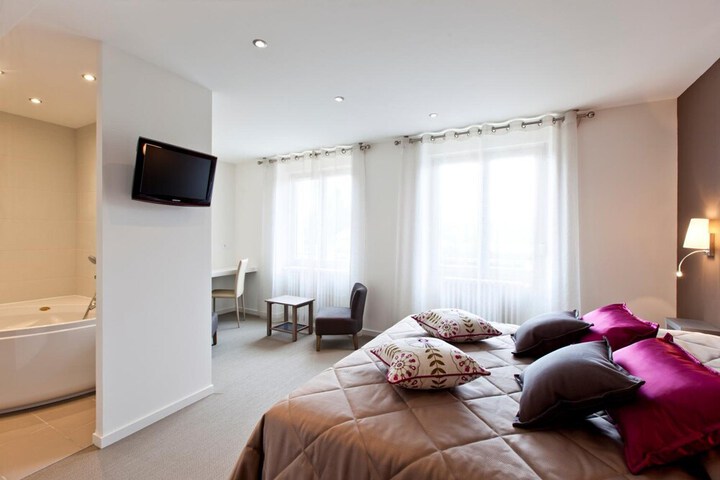 Room 16 of 61