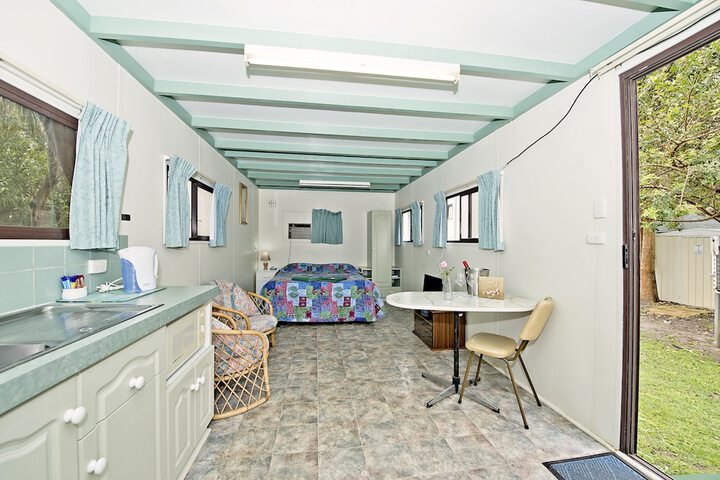 Room 5 of 33