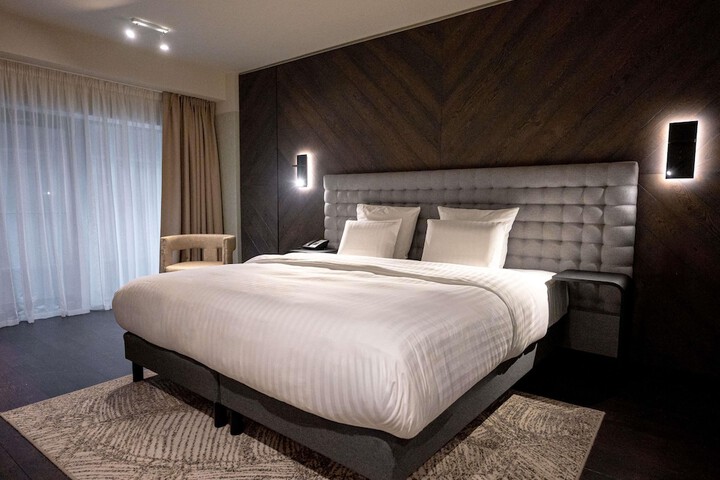 Room 36 of 253