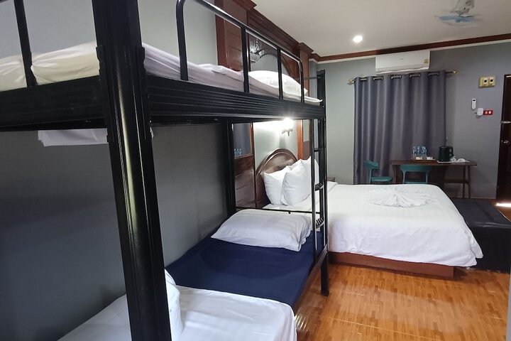 Room 12 of 78