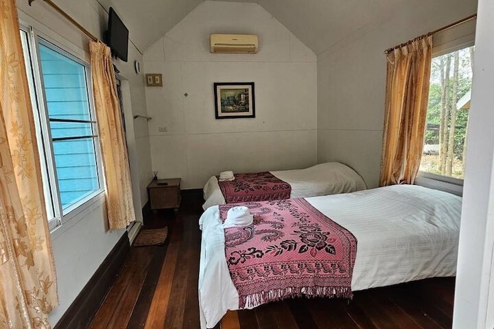 Room 8 of 32