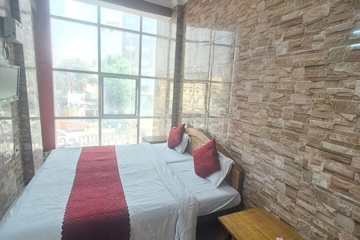 Room 4 of 14