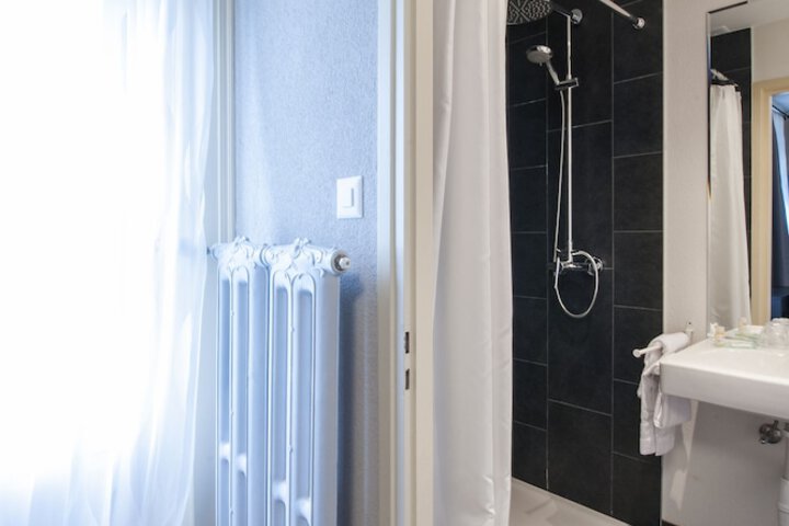 Room 33 of 58