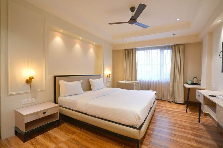 Room 27 of 64