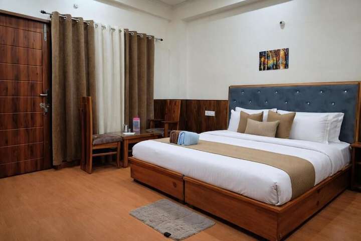 Room 2 of 56