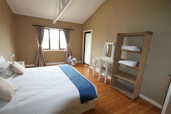 Room 10 of 73