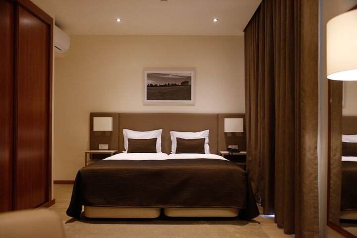 Room 19 of 32
