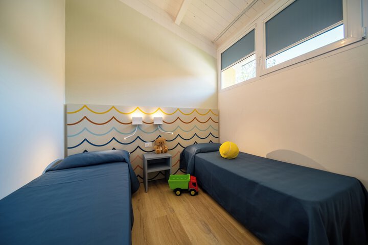 Room 46 of 243