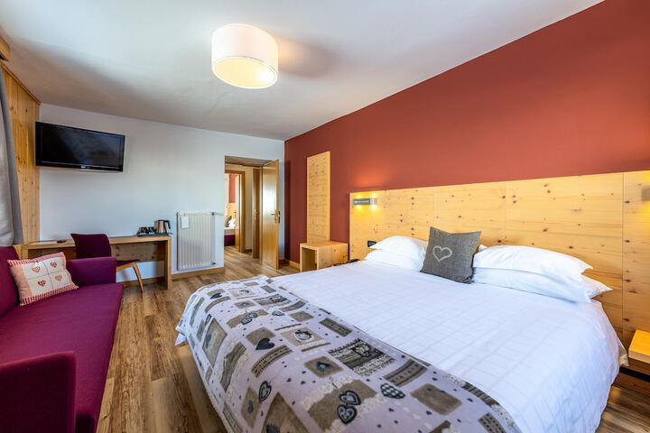 Room 4 of 49
