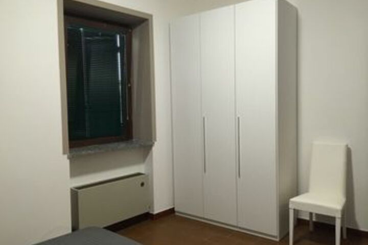 Room 17 of 38