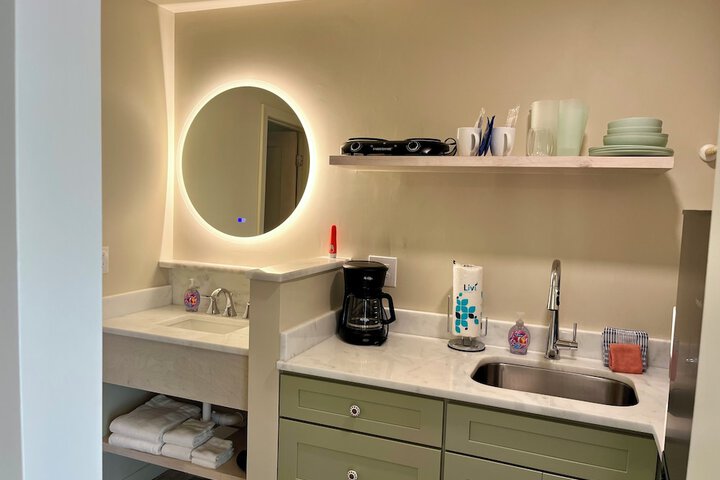 Room 8 of 28