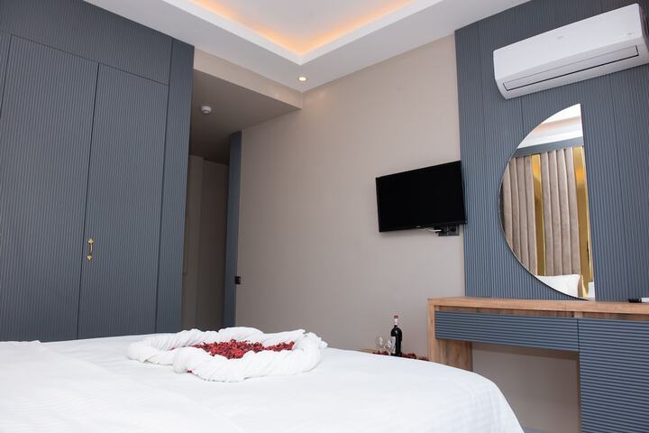 Room 8 of 42