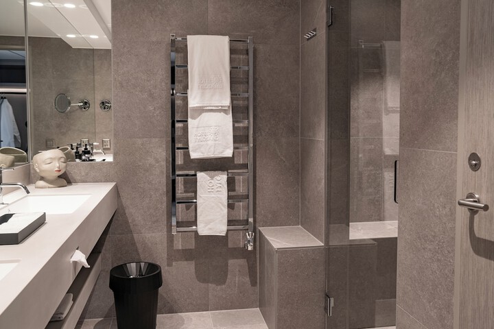 Room 15 of 50