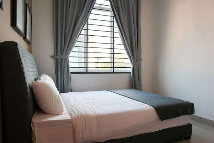 Room 12 of 14