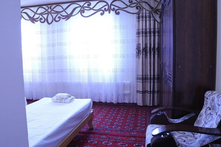 Room 2 of 20