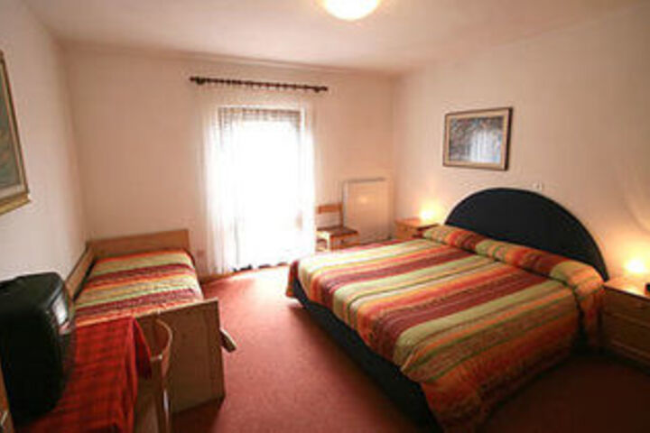 Room 7 of 15