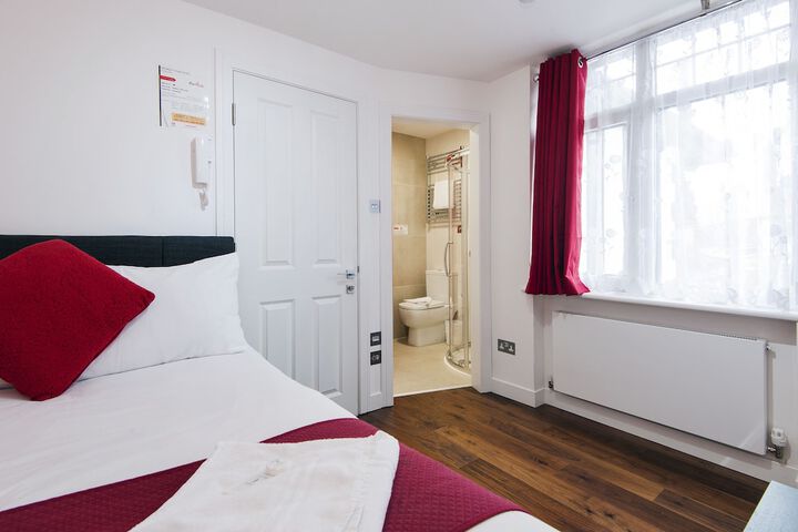 Room 12 of 40