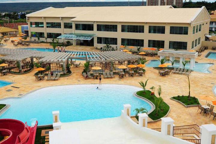 Hotel with Pool