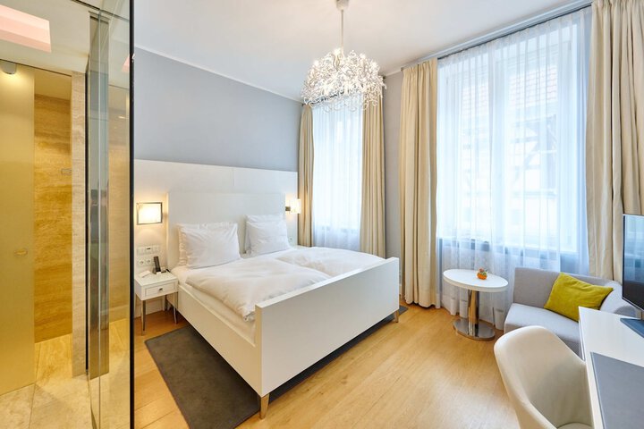Room 5 of 71