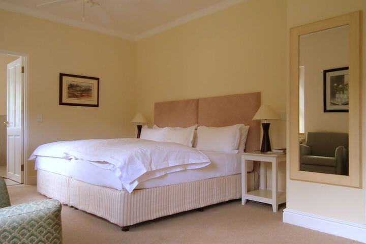 Room 12 of 66