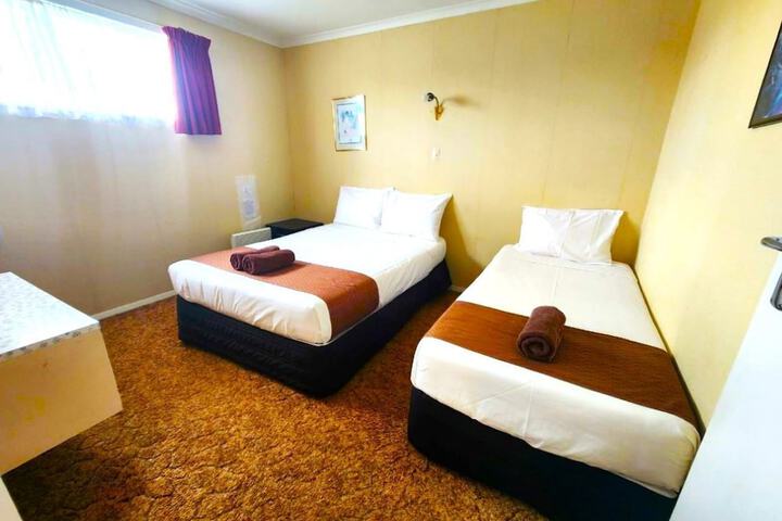 Room 22 of 34