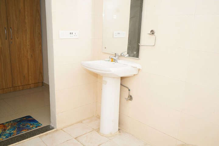 Room 18 of 31