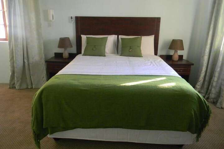 Room 4 of 17