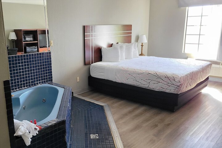 Comfort King Bed (13 of 18)