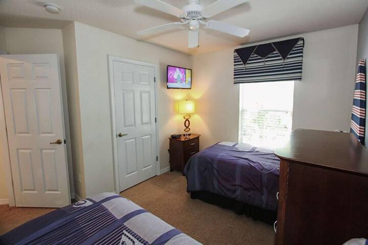 Room 9 of 50