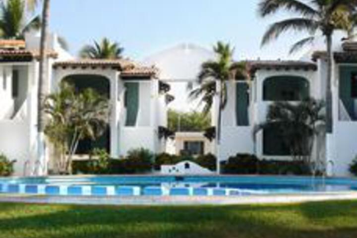 Exterior of Casablanca Alamar