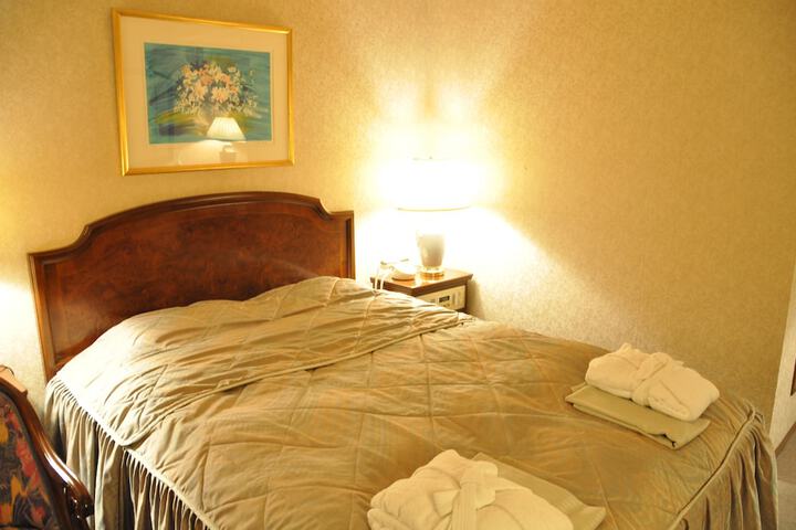 Room 21 of 49