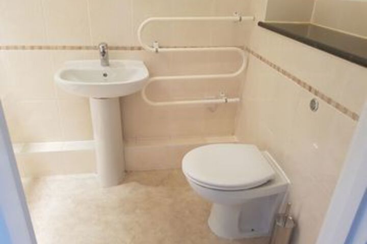 Room 6 of 14